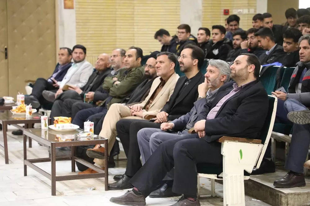 برگزاری جشن تکلیف رأی اولی‌ها در اراک