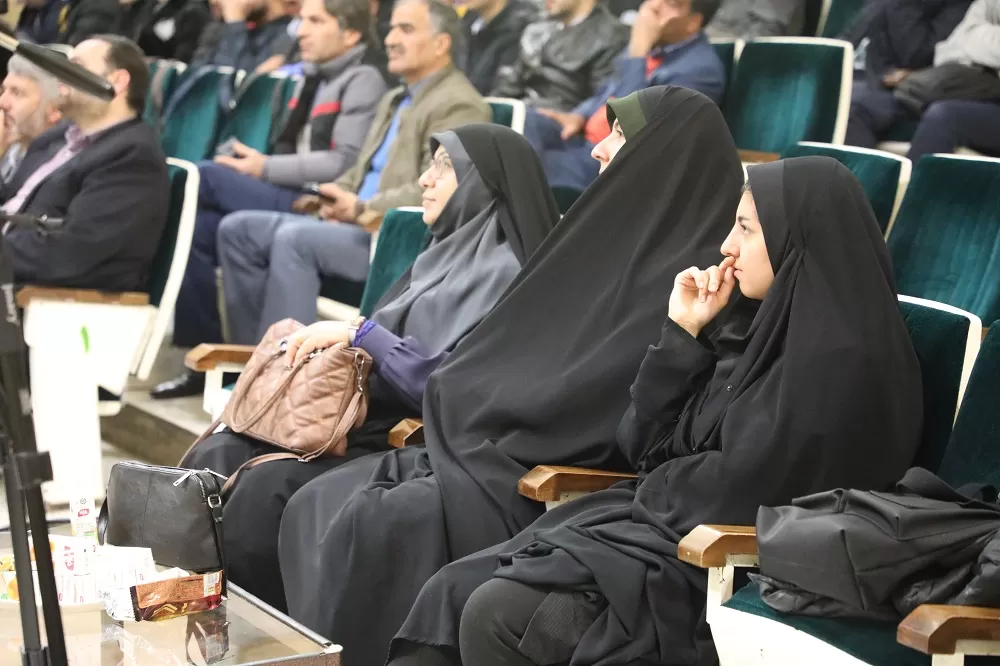 برگزاری جشن تکلیف رأی اولی‌ها در اراک