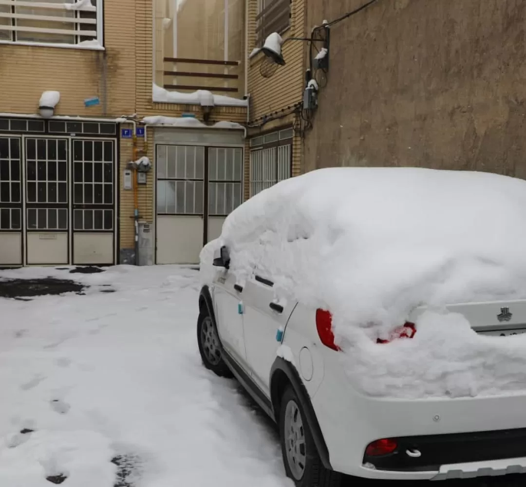 بارش مداوم برف زمستانی در اراک