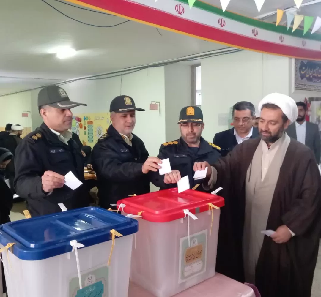 حضور کارکنان فرماندهی انتظامی استان مرکزی در انتخابات