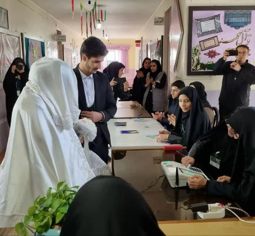 برای مححق شدن امر رهبرمان رای دادیم