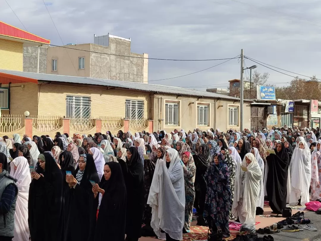 نماز عید بندگی در فراهان برگزار شد