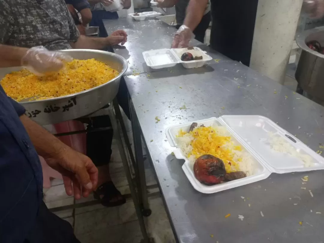 اطعام خادمیاران رضوی در ساوه