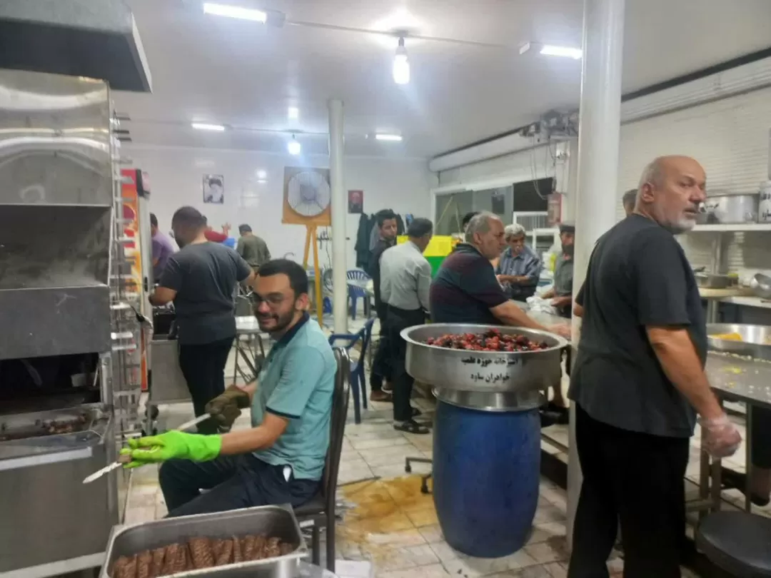 اطعام خادمیاران رضوی در ساوه