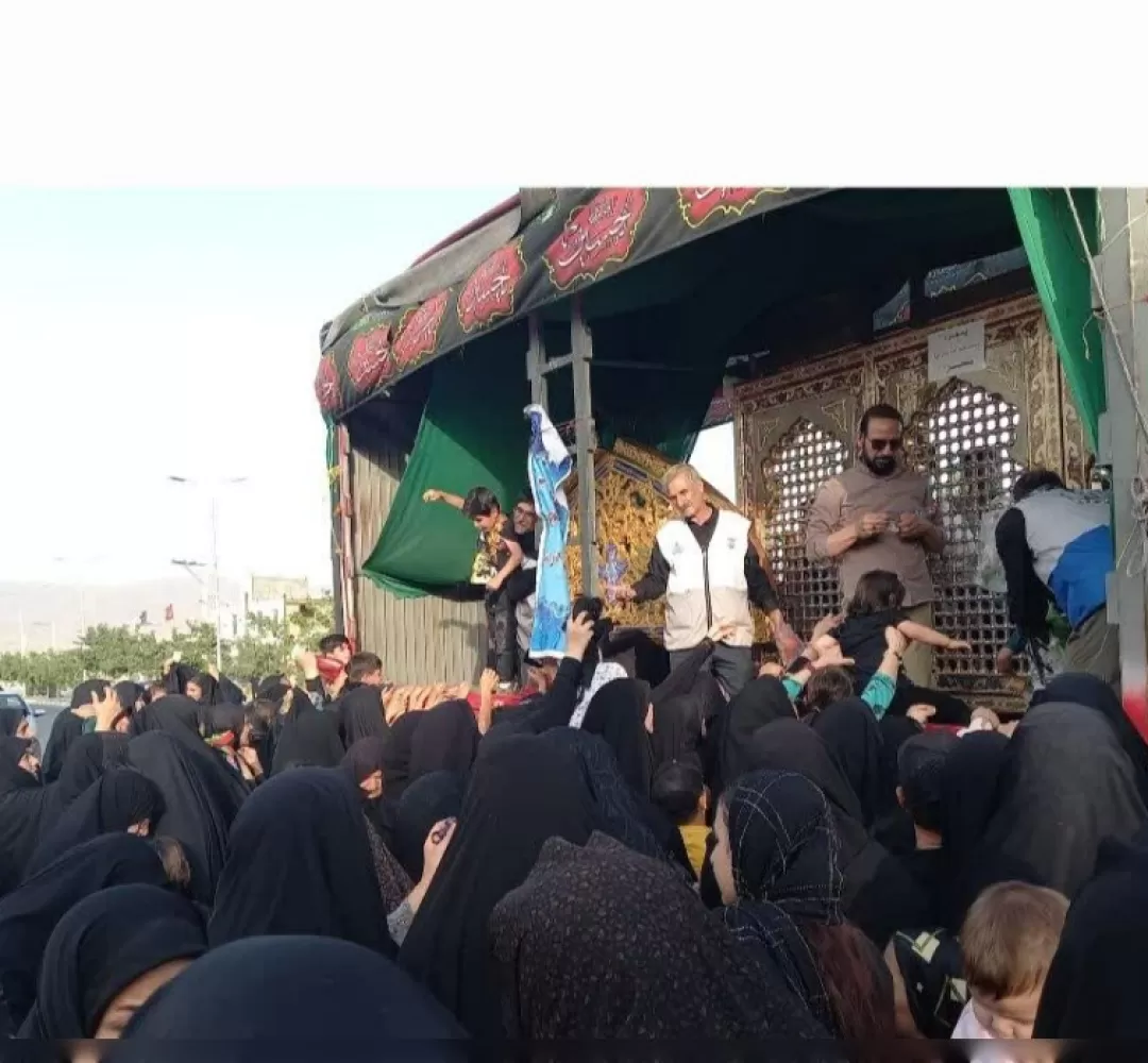 مراسم استقبال از نیم‌ضریح سرداب امام‌ زمان(عج)
