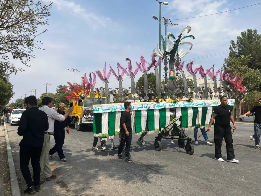 مراسم پیاده‌روی جاماندگان اربعین در زرندیه برگزار شد