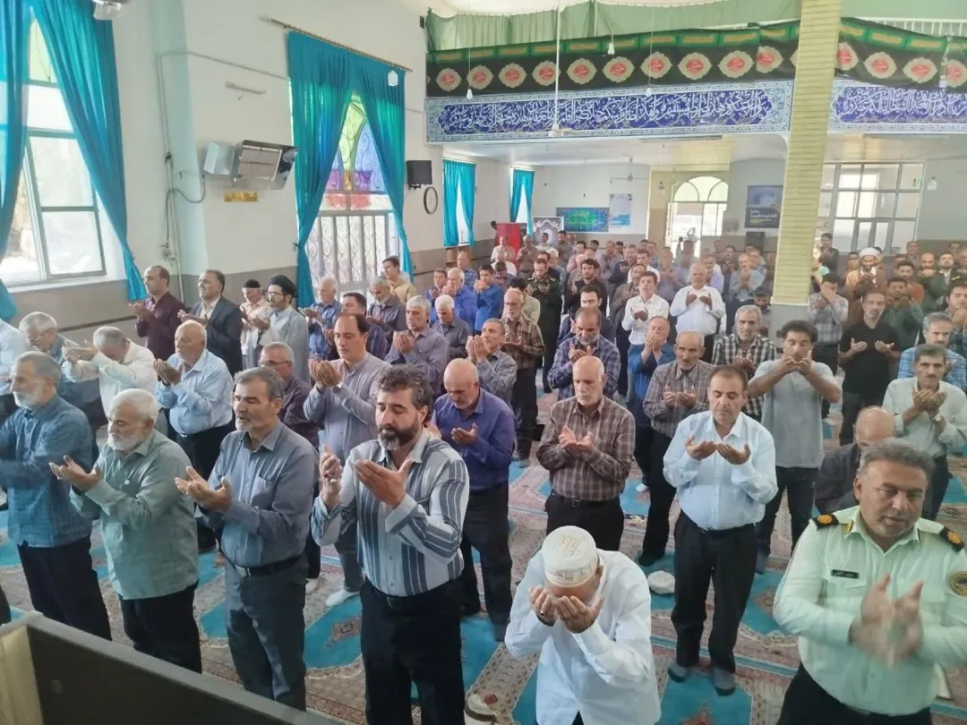 پیچیدن صدای نصرٌ من الله وفتحٌ قریب کمیجانی‌ها