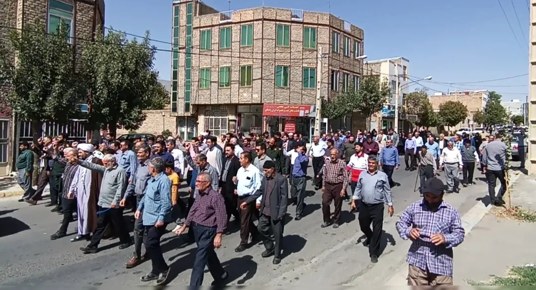 پیچیدن صدای نصرٌ من الله وفتحٌ قریب کمیجانی‌ها