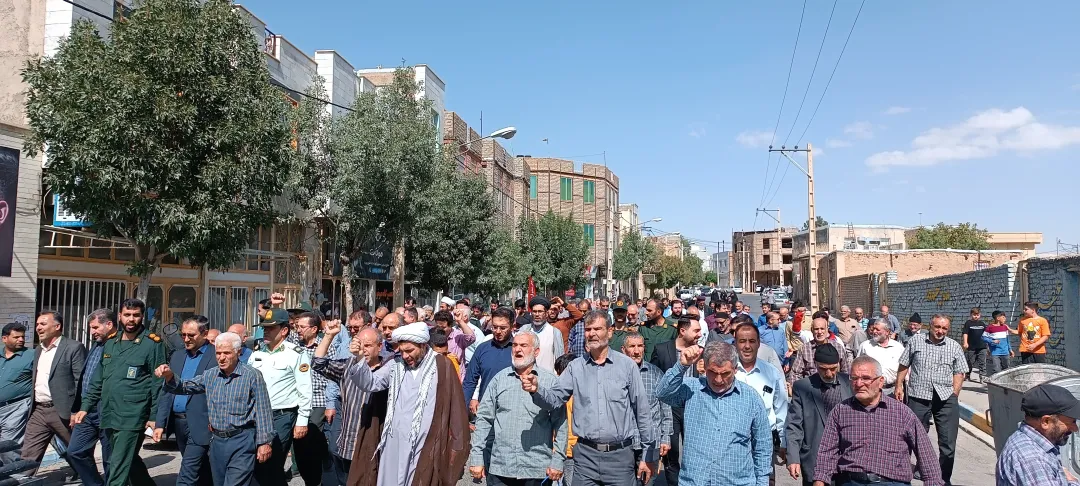 پیچیدن صدای نصرٌ من الله وفتحٌ قریب کمیجانی‌ها
