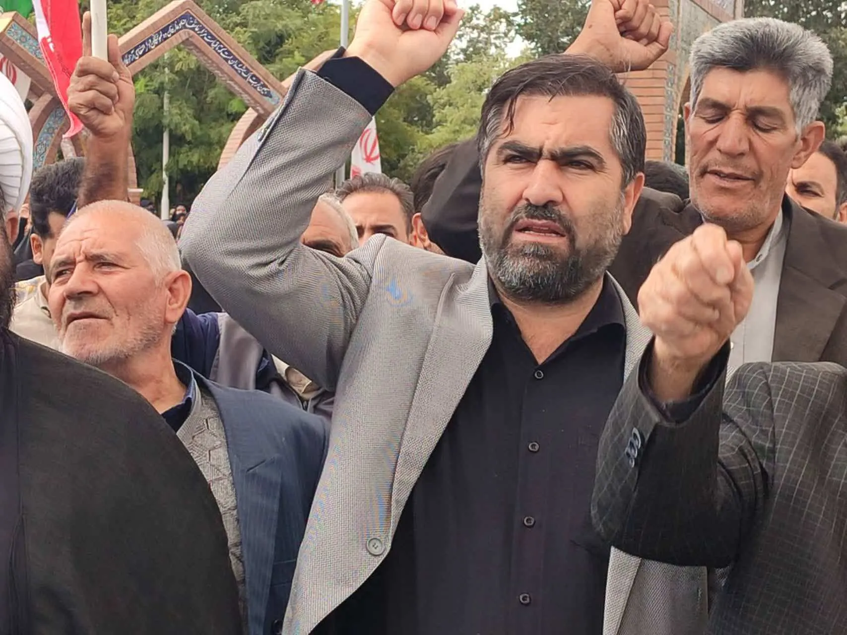 تجمع مردم فرمهین در حمایت از لبنان