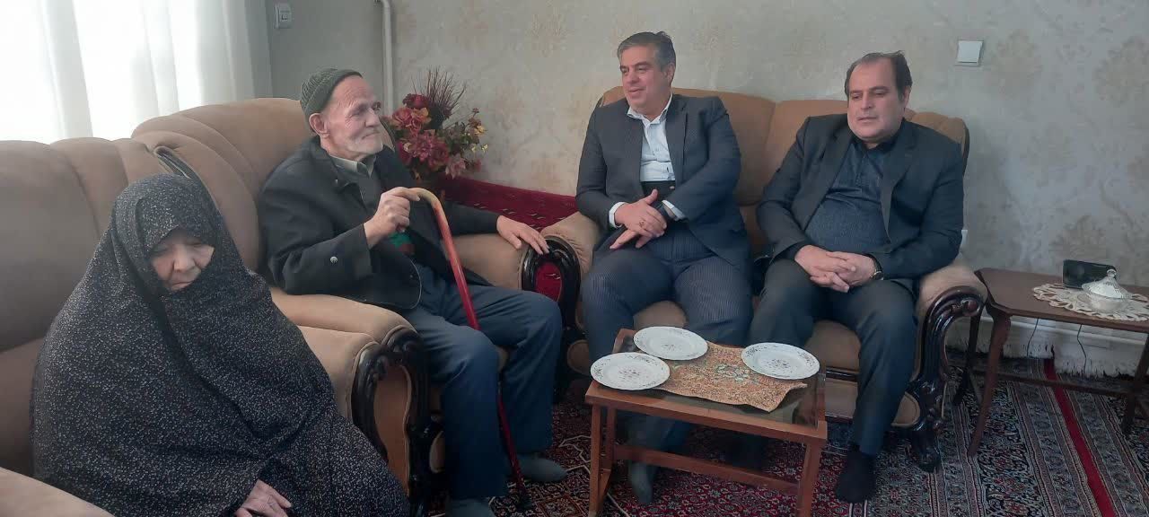 گلزار شهدای ساوه عطرافشانی شد
