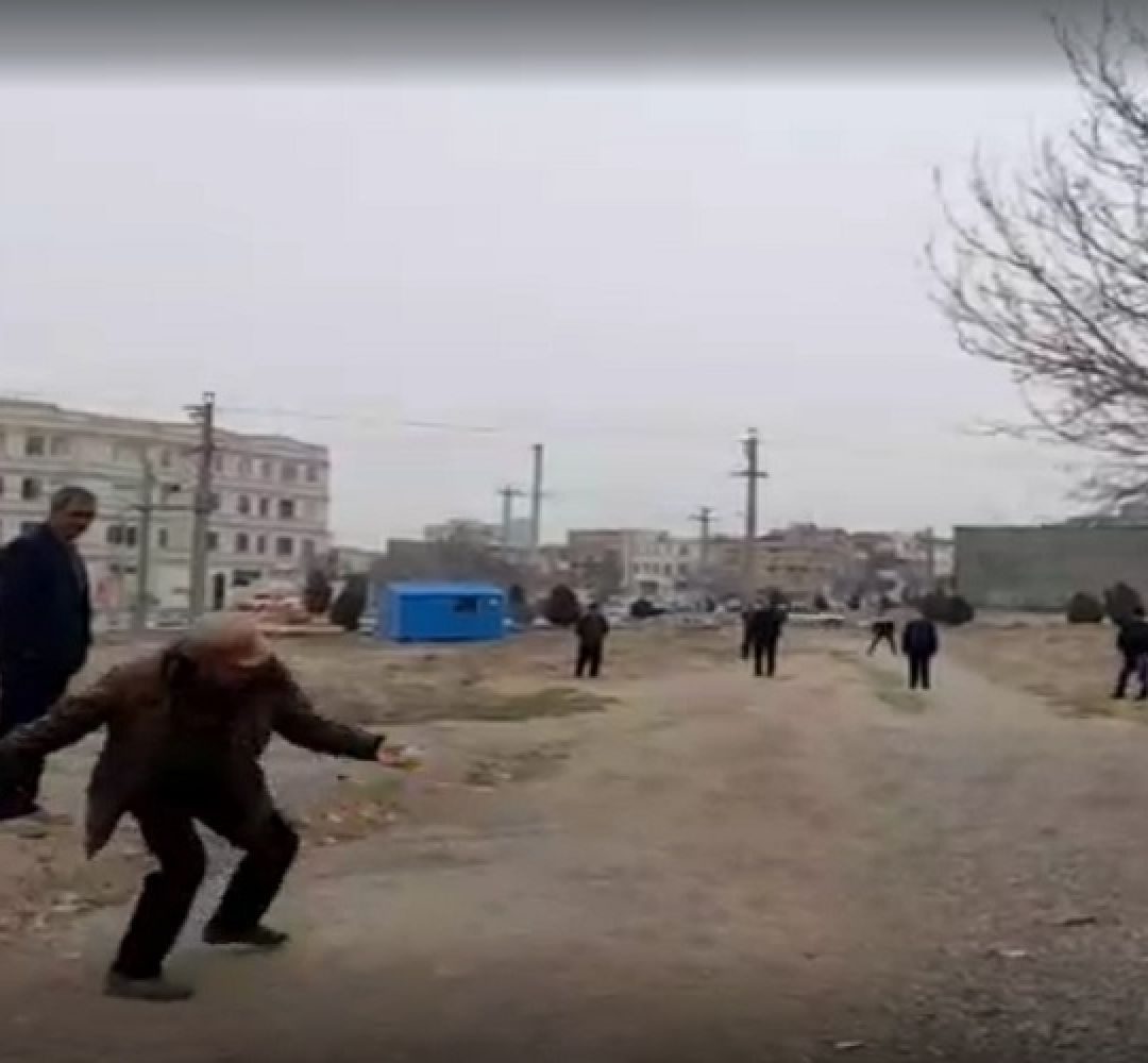 لحظات شاد اراکی‌ها در بازی «توپ و چوب»