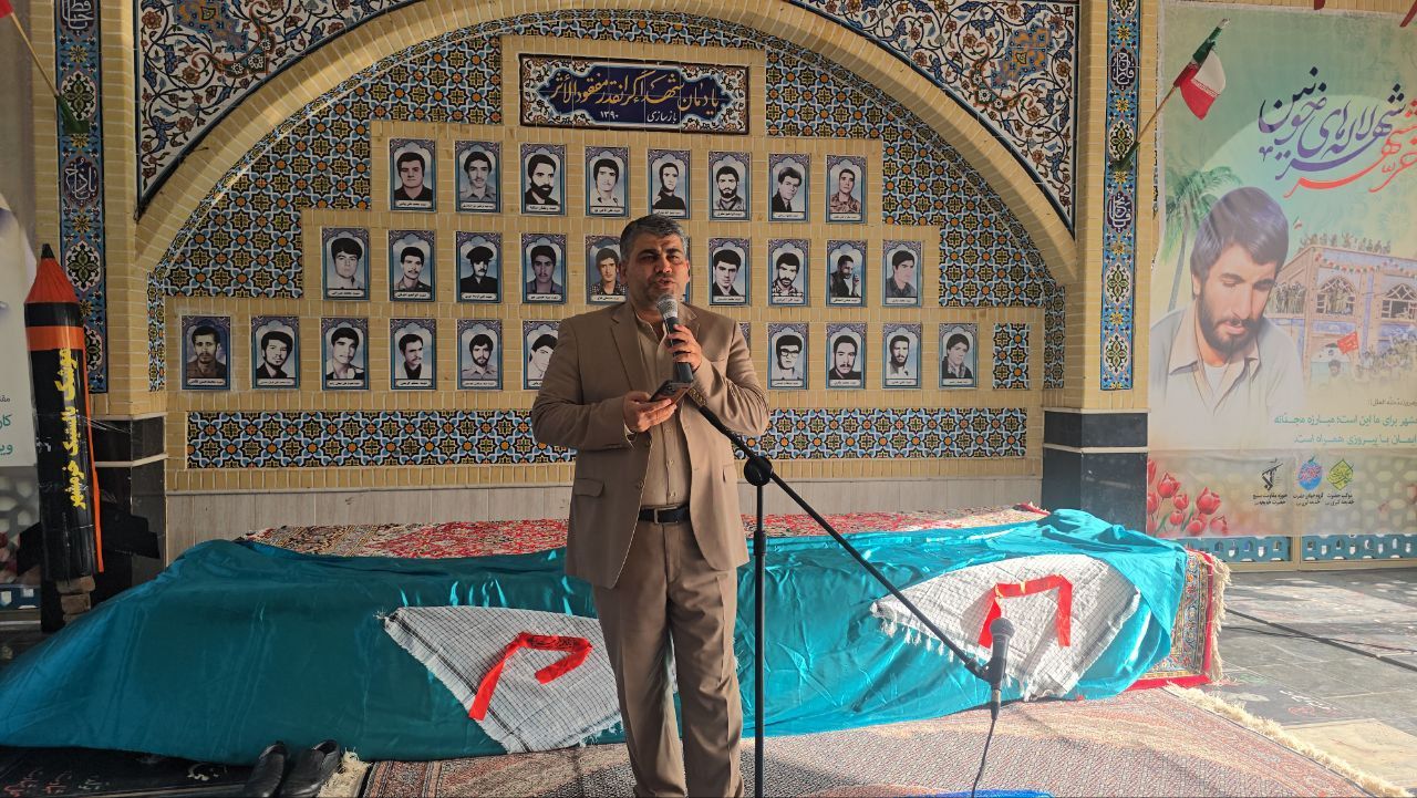 محفل قرآنی به یاد شهید رئیسی برگزار شد