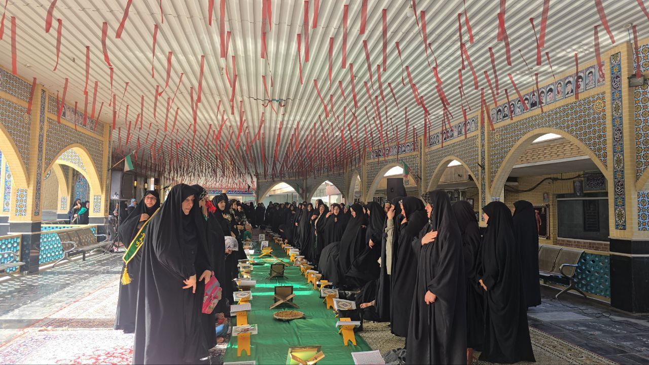 محفل قرآنی به یاد شهید رئیسی برگزار شد