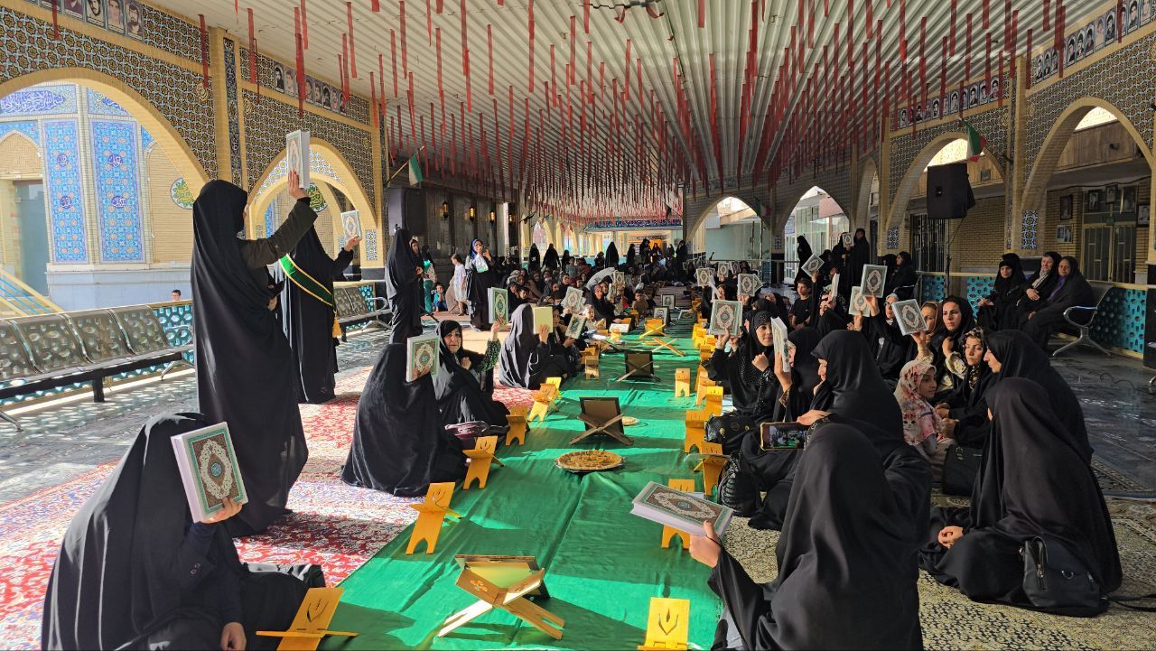 محفل قرآنی به یاد شهید رئیسی برگزار شد