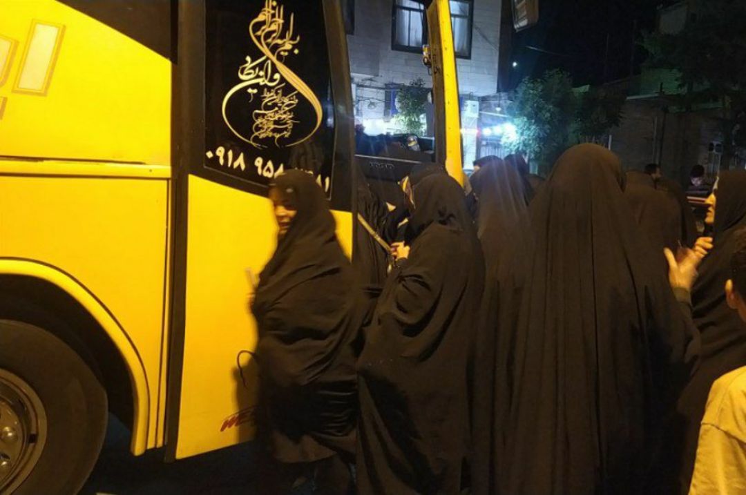 اعزام ۲۰۰ نفر از خنداب به مرقد امام