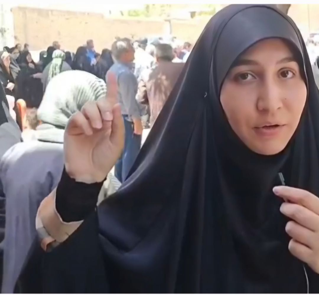 خنجر بر فرق ستم