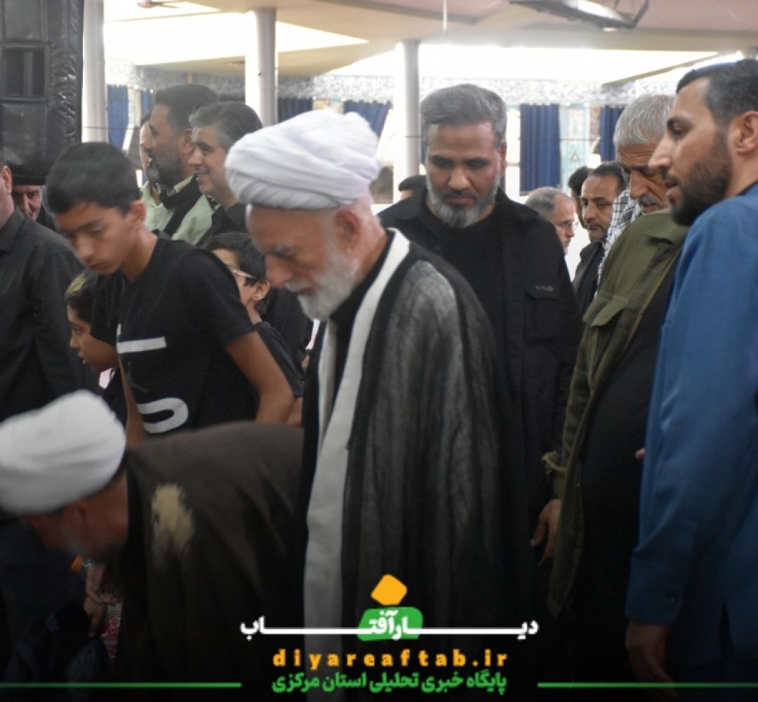 اقامه نماز ظهر عاشورا در مصلای بیتالمقدس اراک