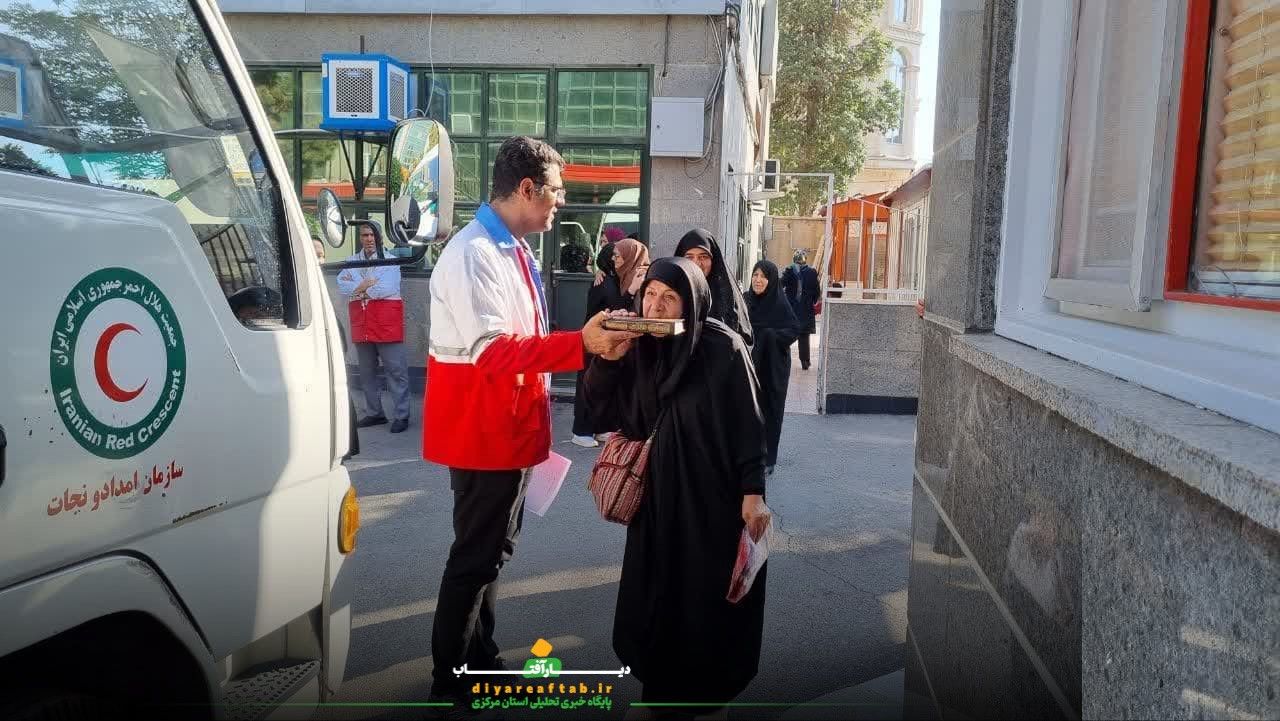 حضور فعال تیم پزشکی هلال احمر در کربلا