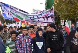 حضور باشکوه مردم اراک در راهپیمایی ۱۳ آبان