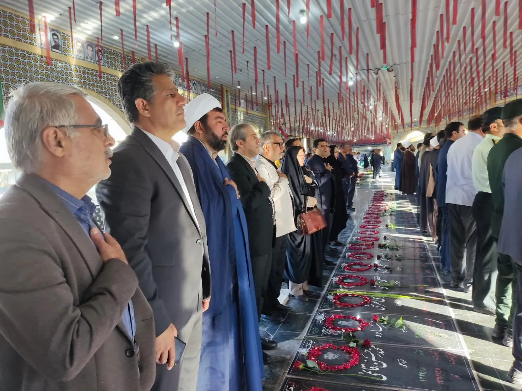 مزار شهدای ساوه گلباران شد