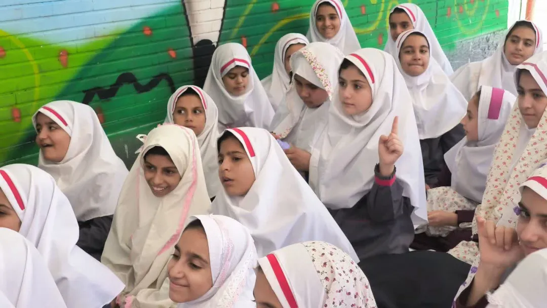 نماز جماعت در مدارس ساوه برگزار شد