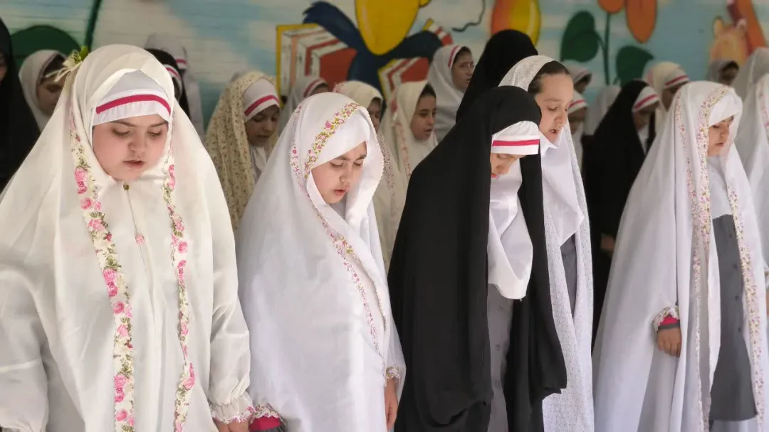 نماز جماعت در مدارس ساوه برگزار شد