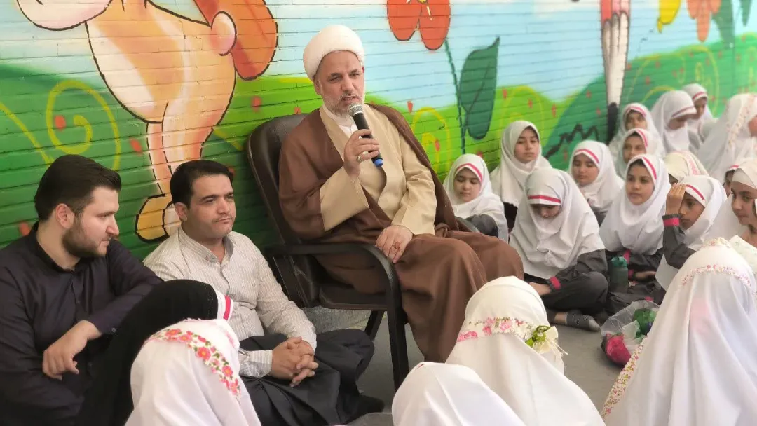 نماز جماعت در مدارس ساوه برگزار شد