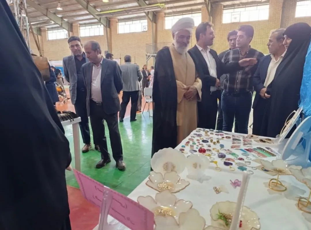 نمایشگاه توانمندی بانوان زرندیه