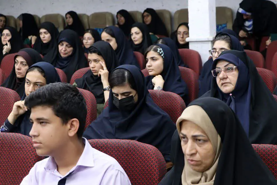 آئین تجلیل از فرهنگیان فعال در حوزه پرورشی