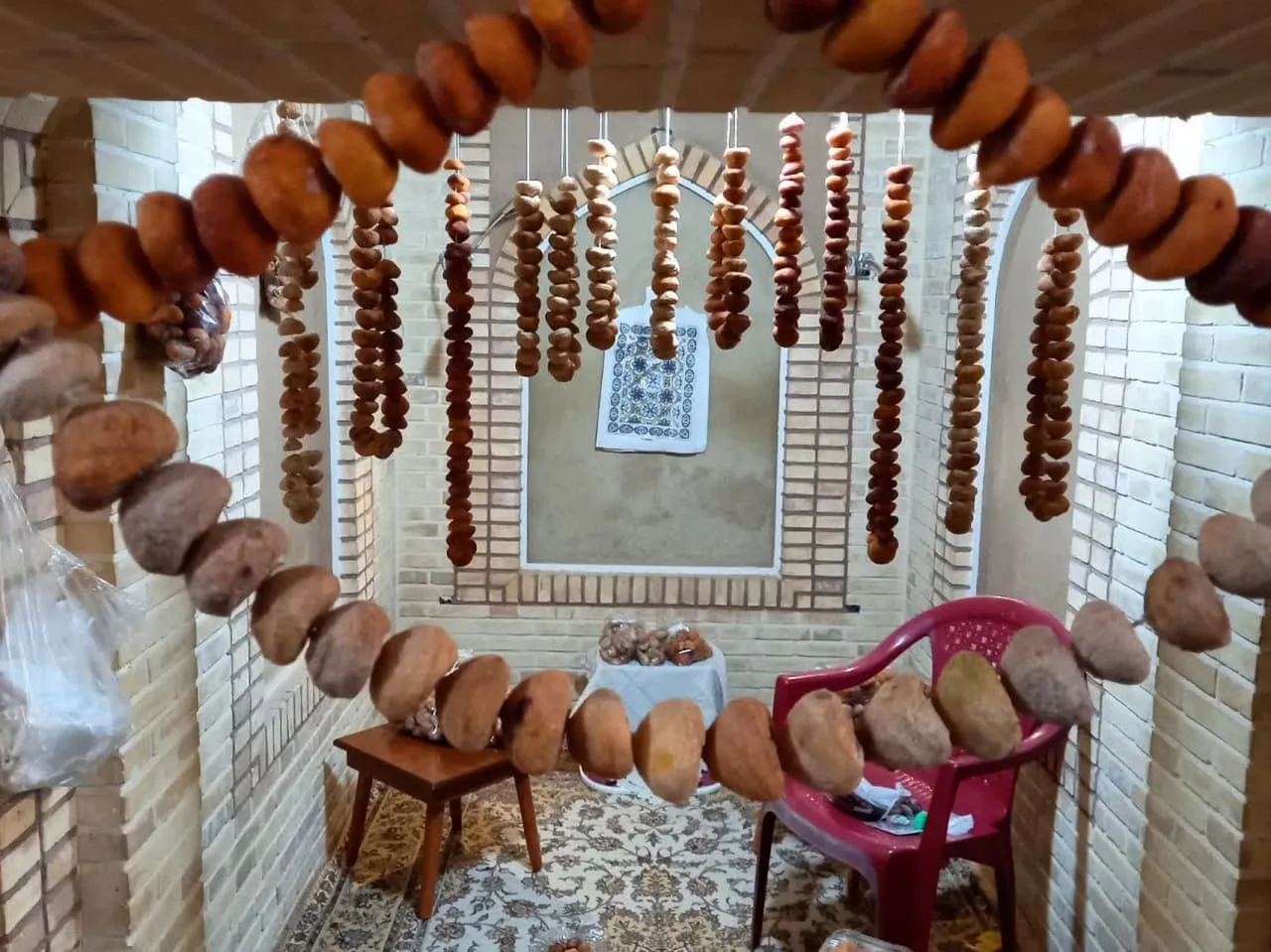 جشنواره سوغات محلی نراق برگزار شد