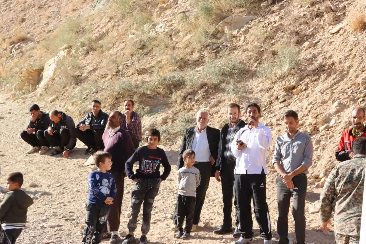 پیاده‌روی خانوادگی در روستای «آرزومند»