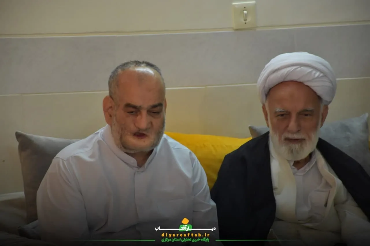 دیدار مسئولان با خانواده‌های شهدا در اراک