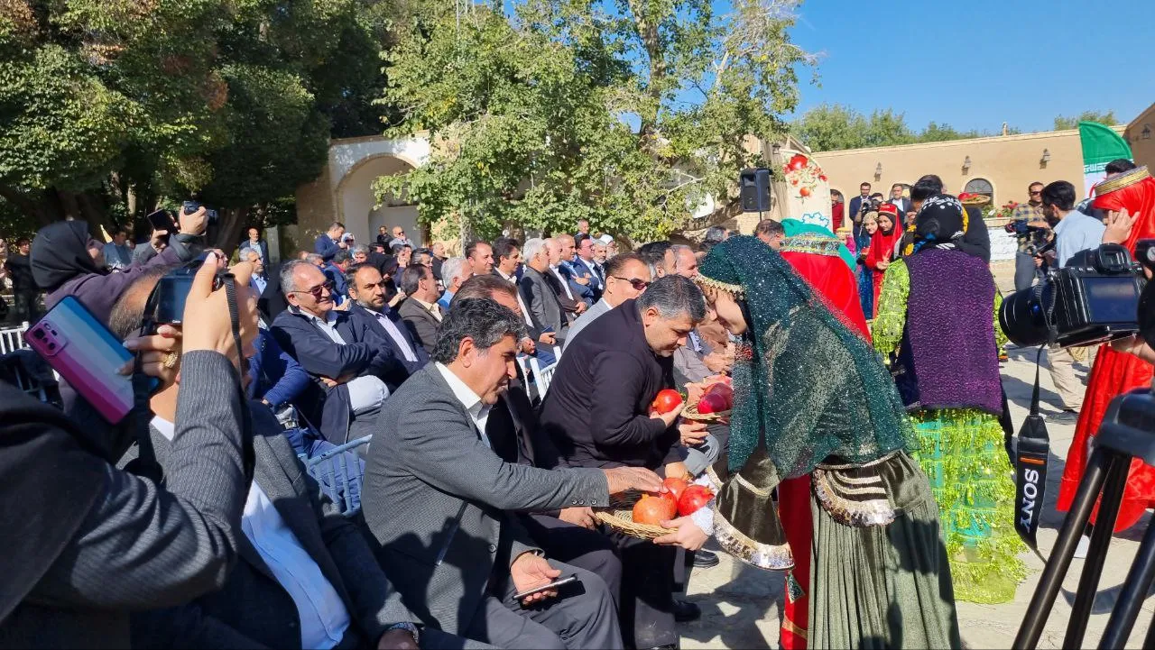 برگزاری آئین رونمایی از پوستر جشنواره انار ساوه