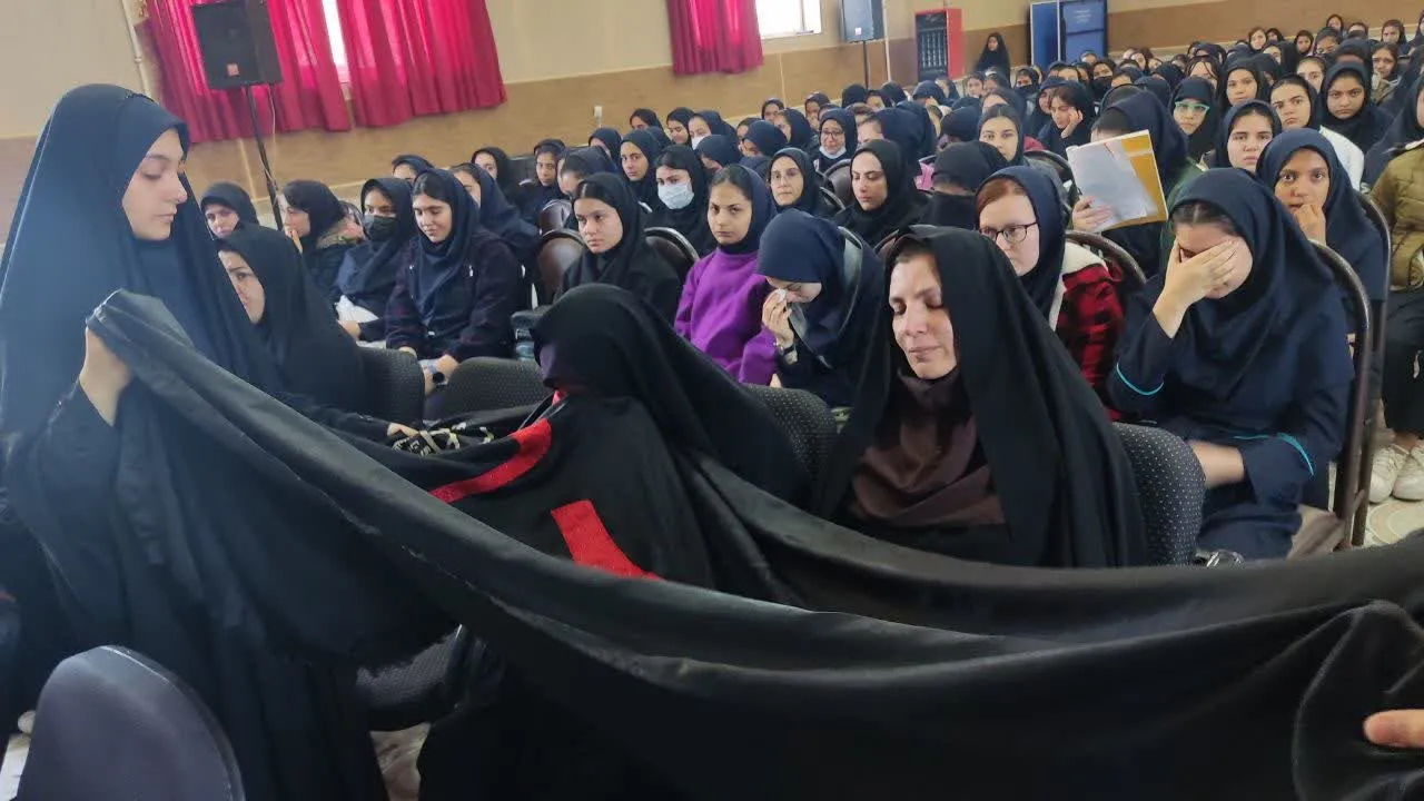 یادواره لاله‌های روشن در فراهان برگزار شد
