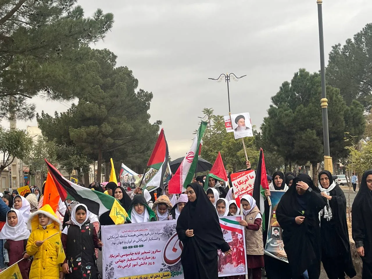 برگزاری راهپیمایی باشکوه ۱۳ آبان در زرندیه