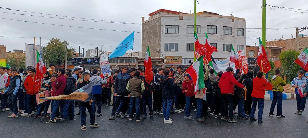 راهپیمایی پرشور ۱۳ آبان در کمیجان