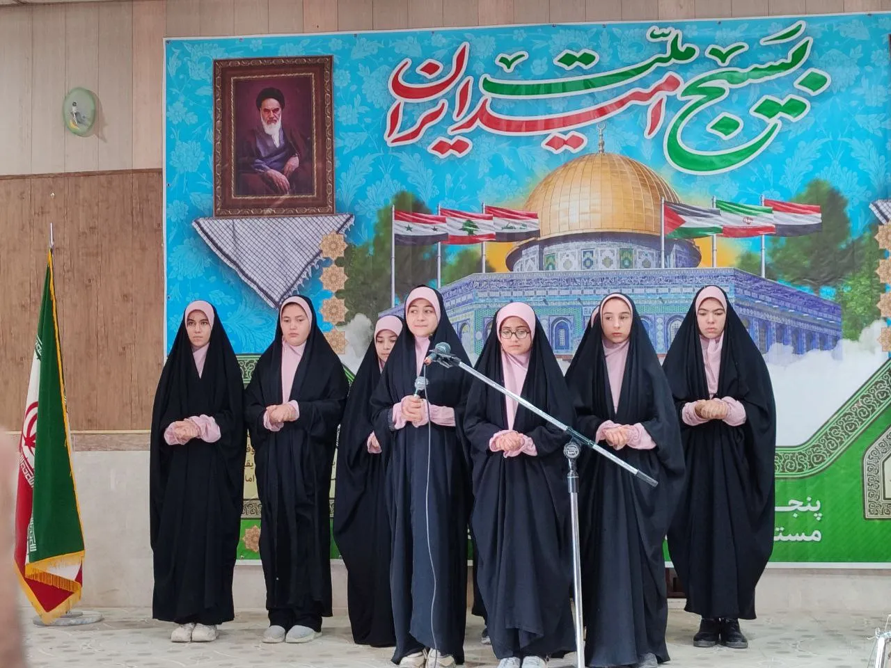اجتماع باشکوه بسیجیان فراهانی برگزار شد