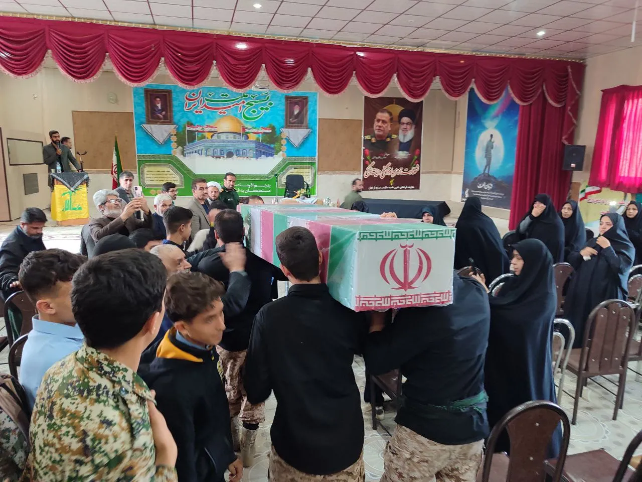 اجتماع باشکوه بسیجیان فراهانی برگزار شد