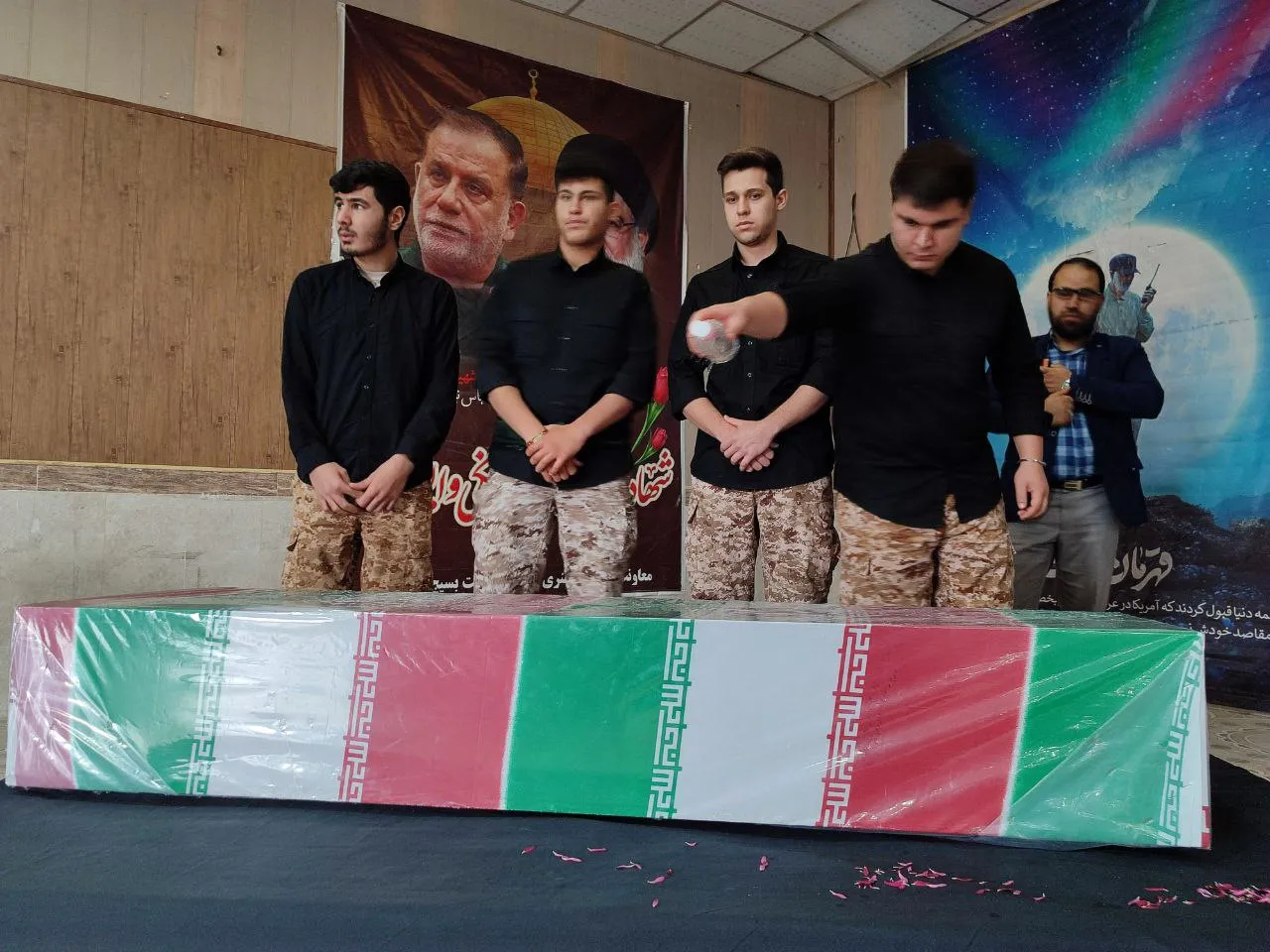 اجتماع باشکوه بسیجیان فراهانی برگزار شد