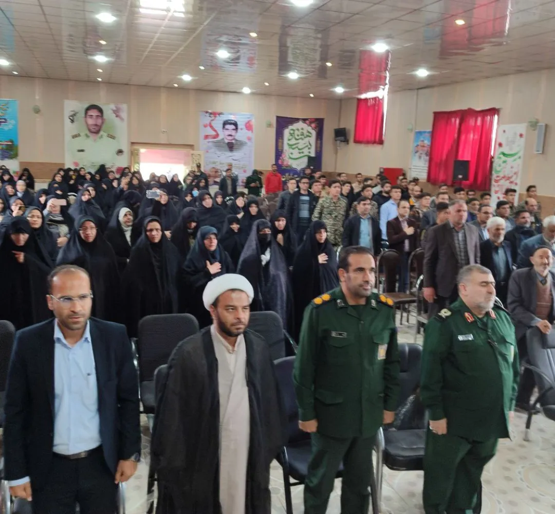 اجتماع باشکوه بسیجیان فراهانی برگزار شد