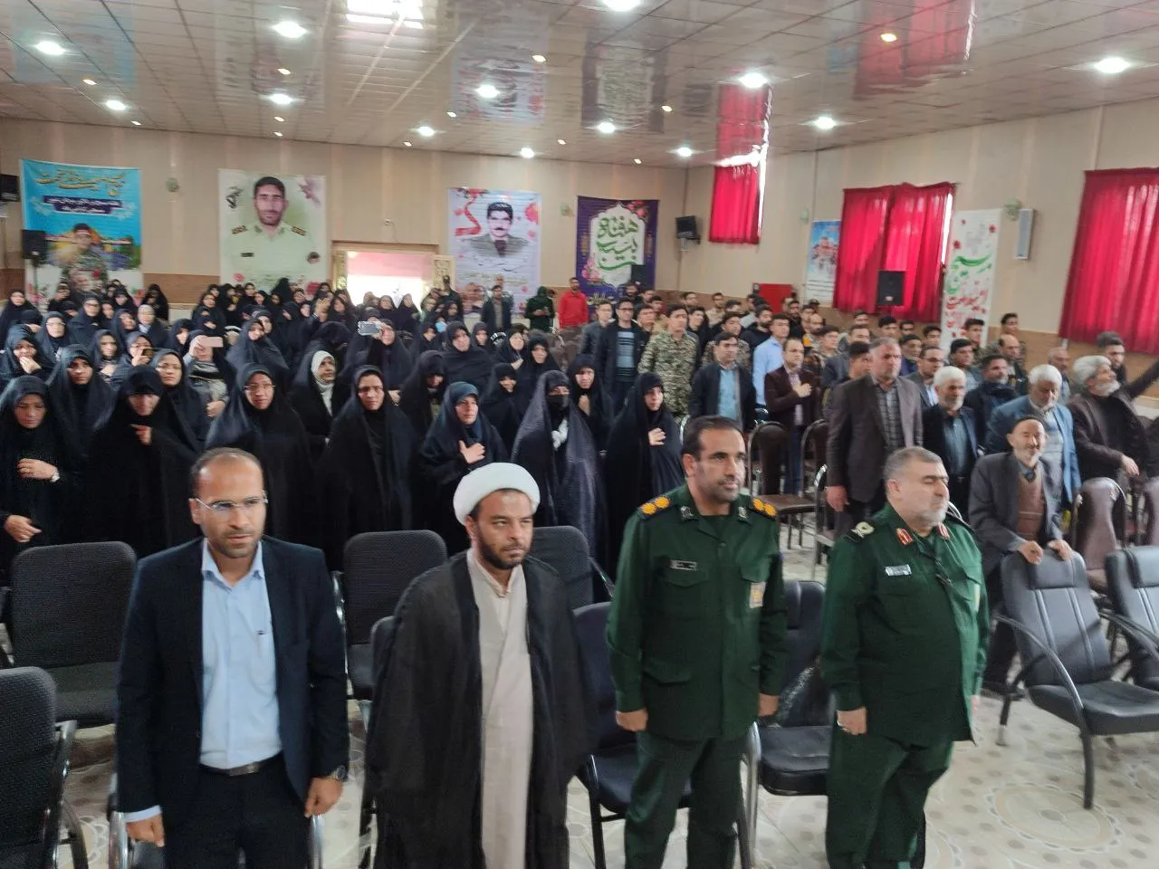اجتماع باشکوه بسیجیان فراهانی برگزار شد