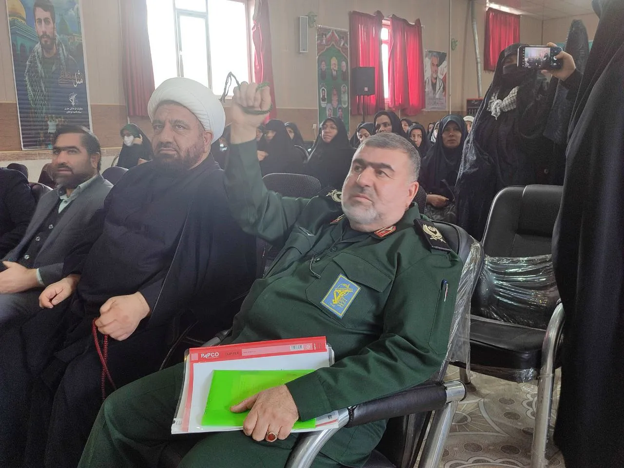 اجتماع باشکوه بسیجیان فراهانی برگزار شد
