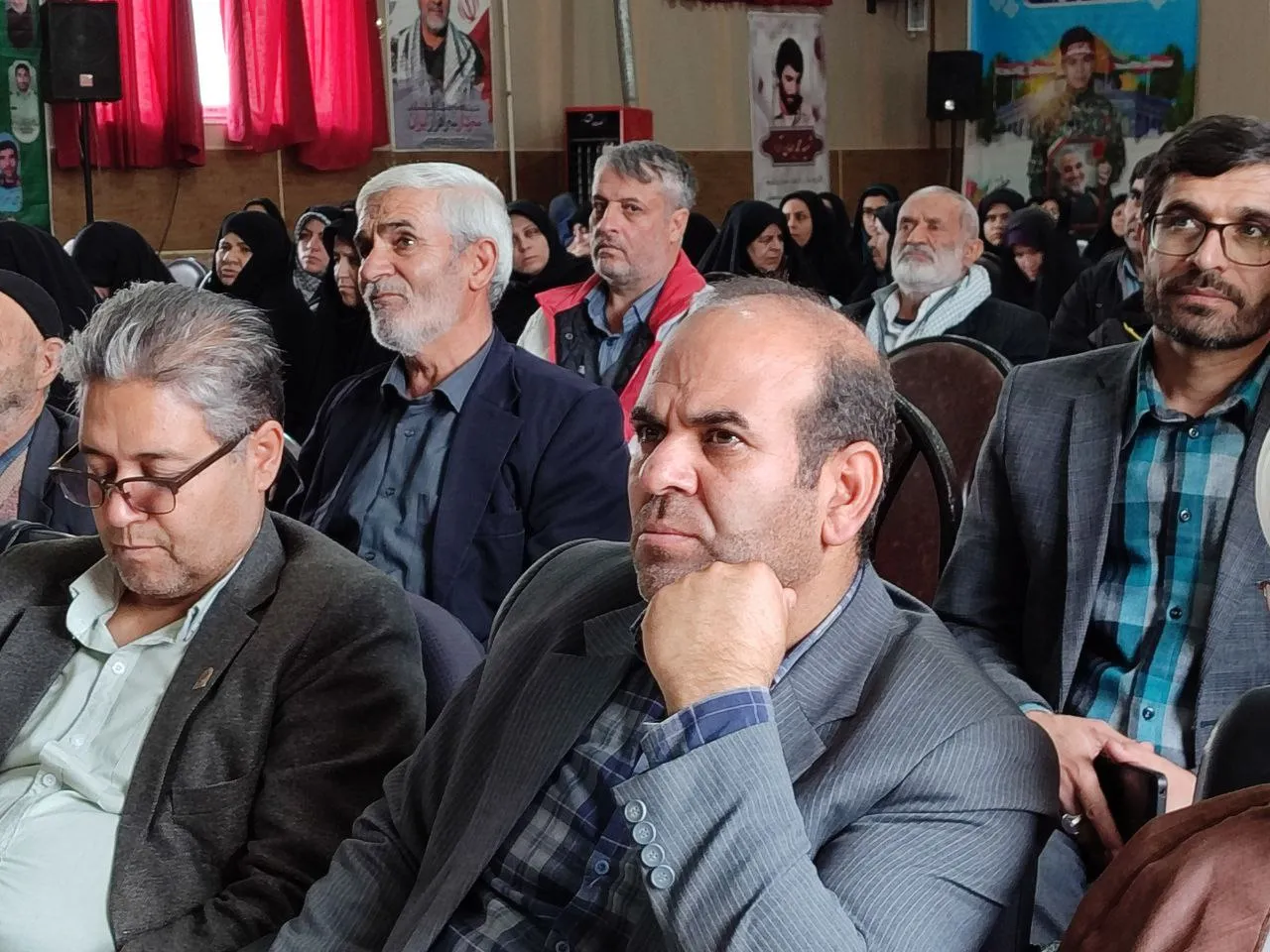 اجتماع باشکوه بسیجیان فراهانی برگزار شد