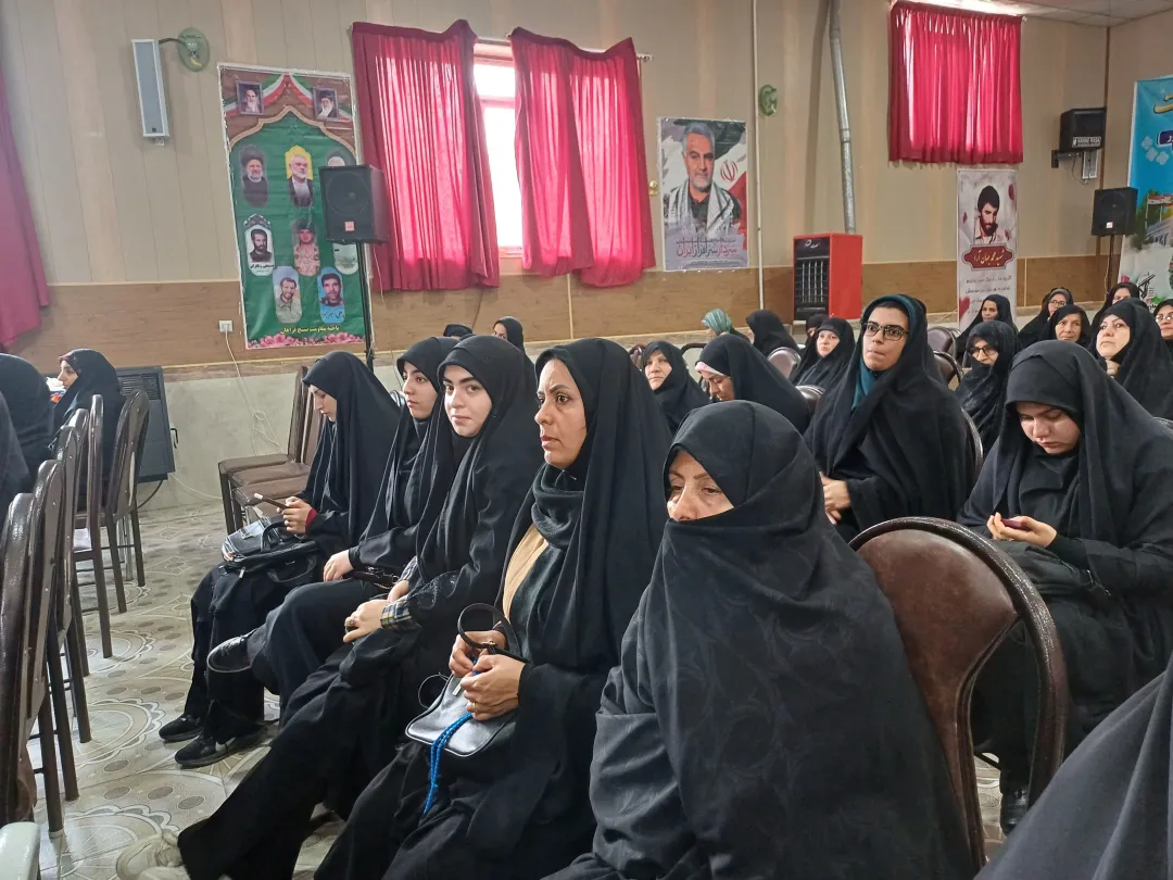 اجتماع باشکوه بسیجیان فراهانی برگزار شد