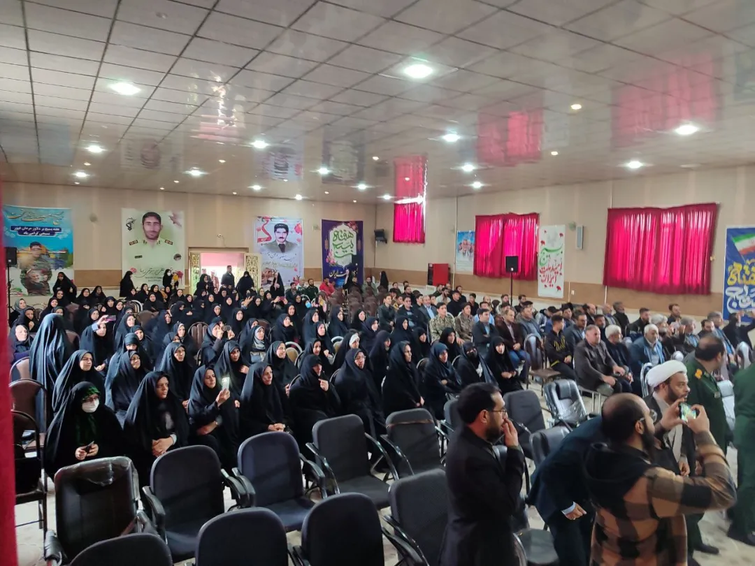 اجتماع باشکوه بسیجیان فراهانی برگزار شد