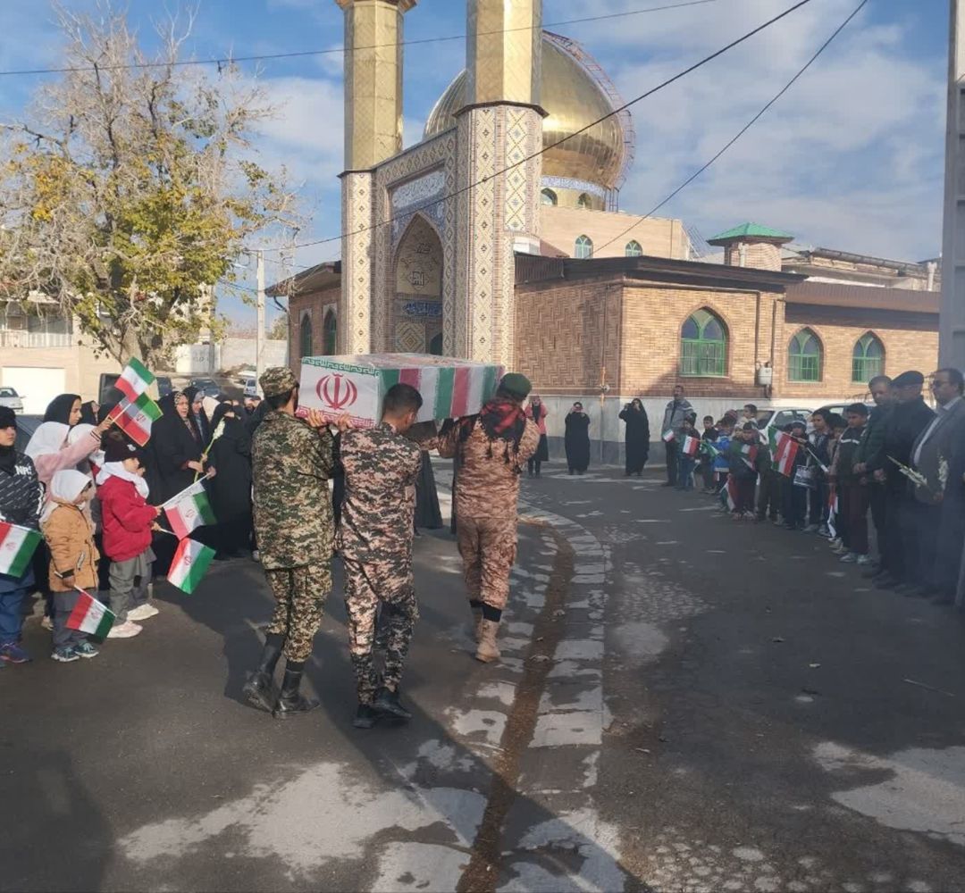 استقبال اهالی روستای شهراب از شهید گمنام