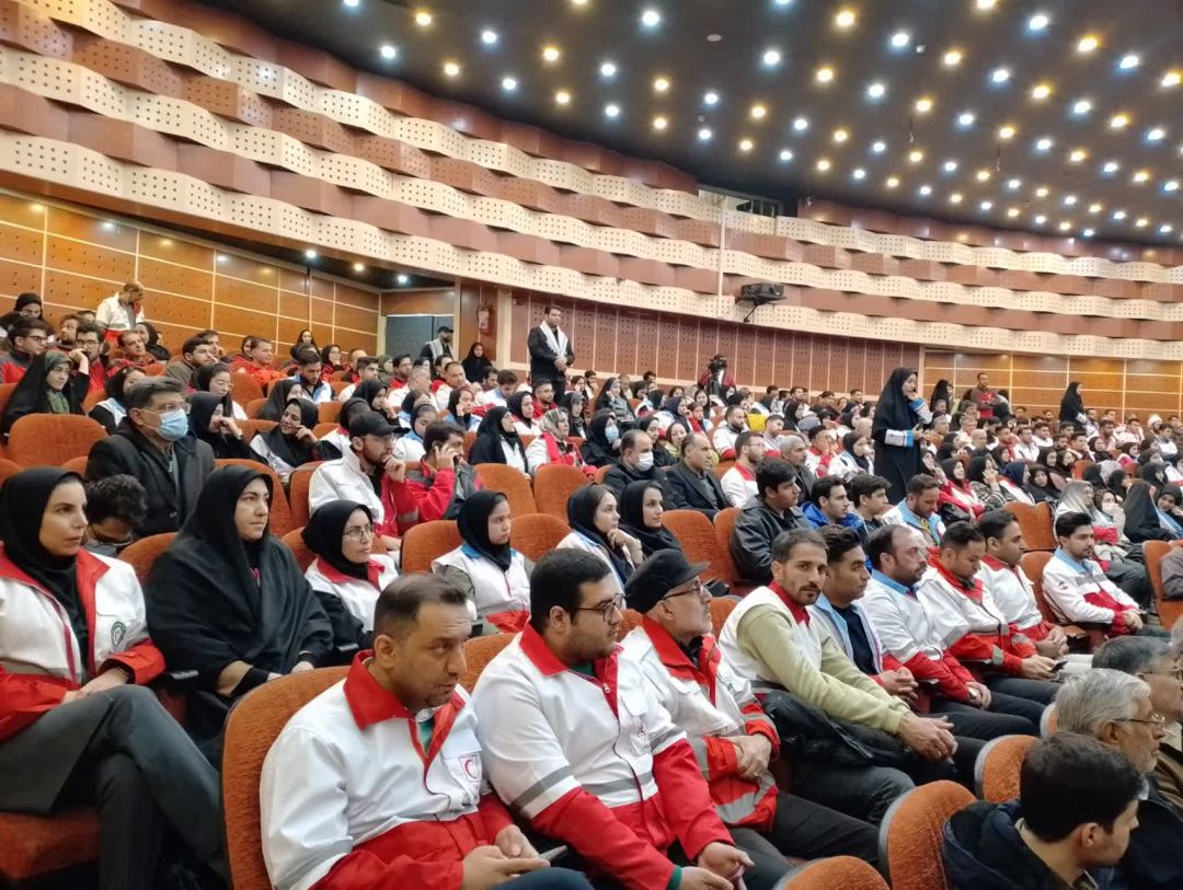 امدادگران کمیجانی در یادواره ۵۵ شهید امدادگر