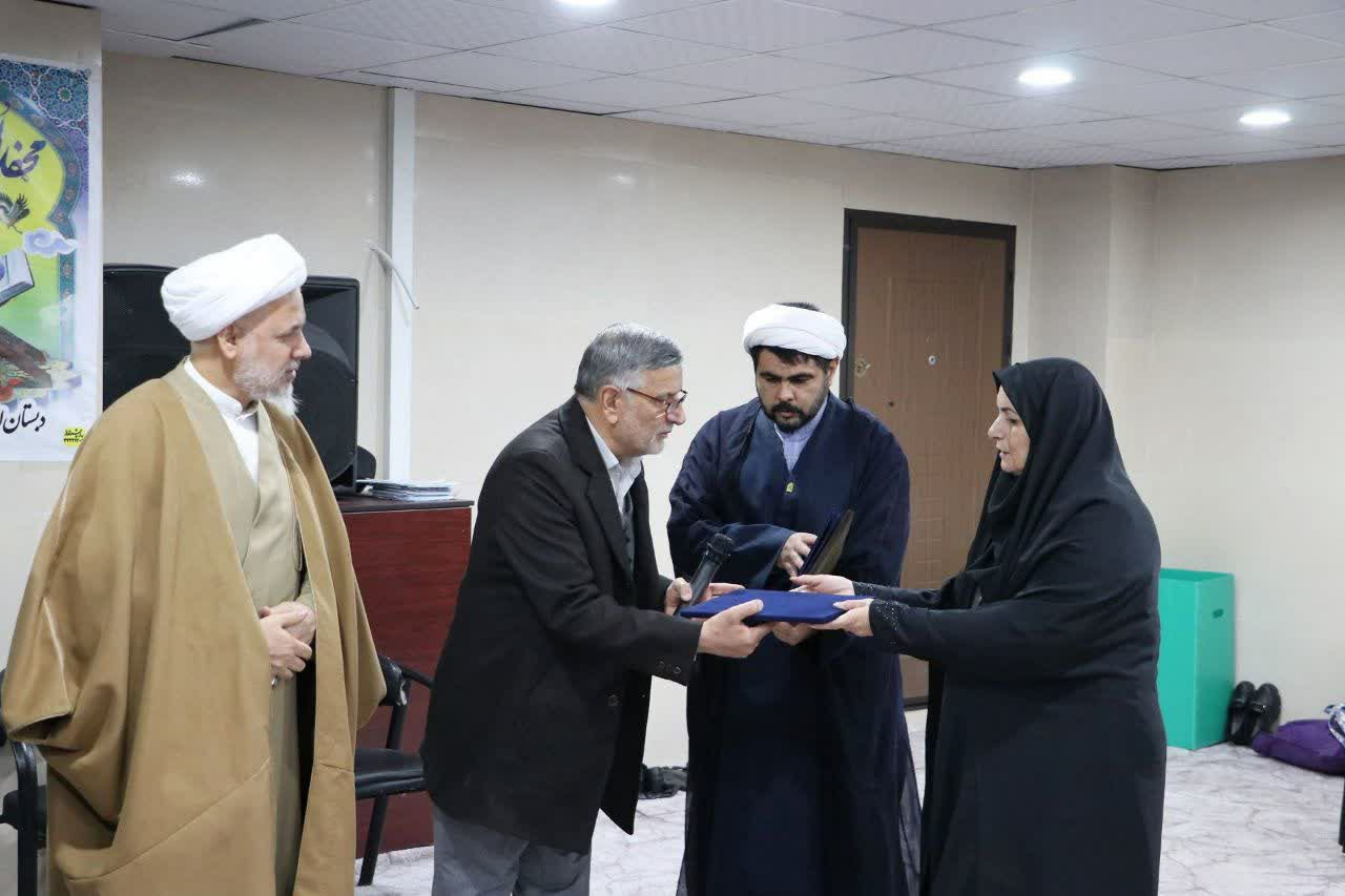 آموزشگاه تهذیب ساوه الگوی برتر قرآنی