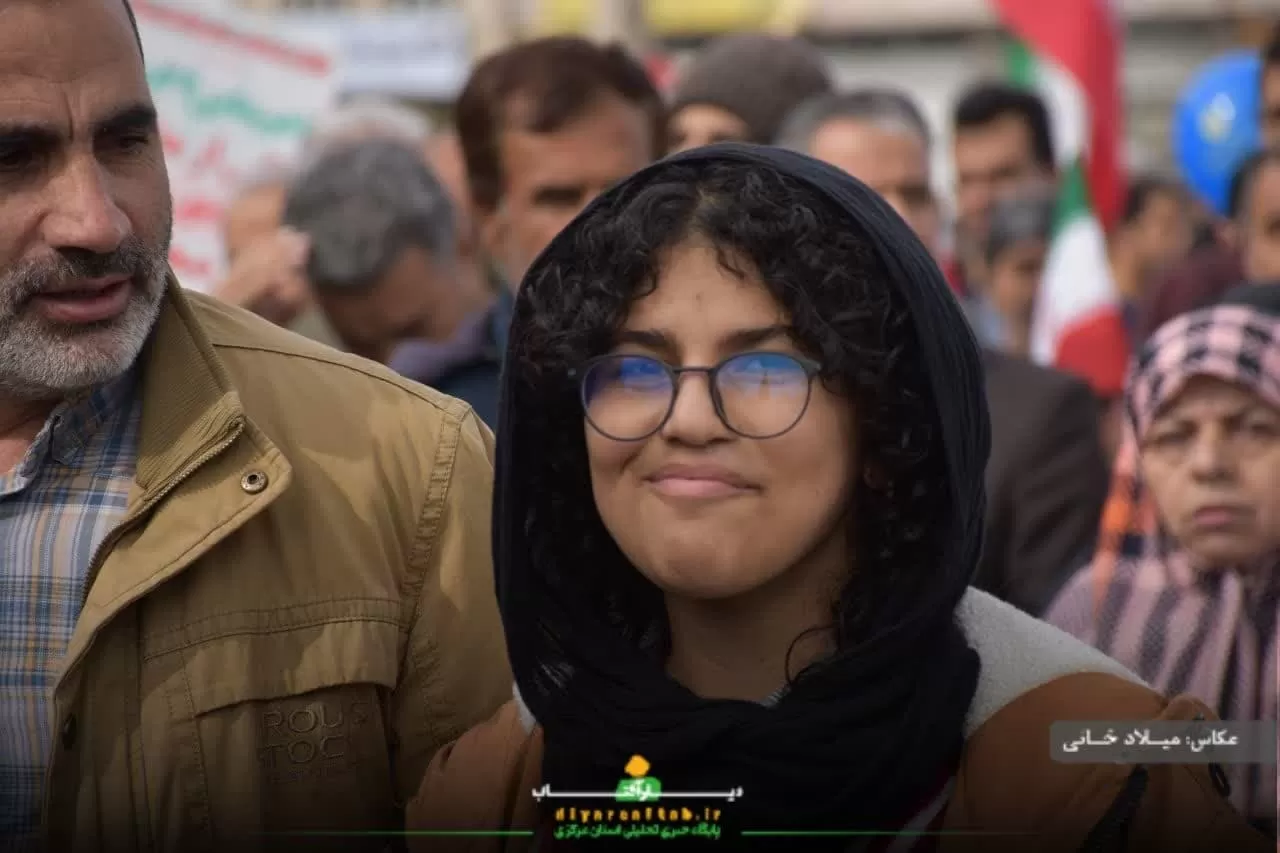 نوجوانان دهه هشتادی در راهپیمایی 22 بهمن